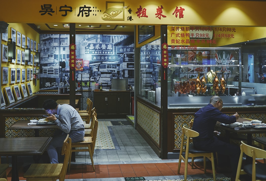干了8年餐饮，我劝你别再只盯着大众点评了
